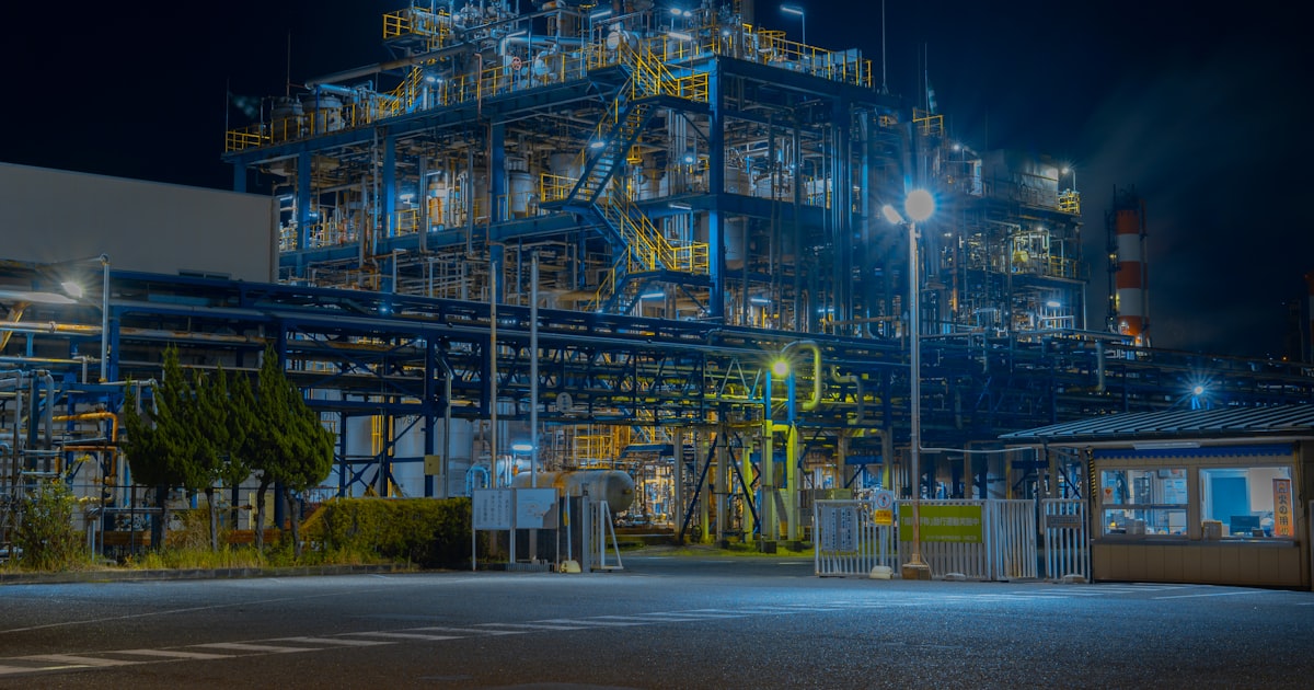 Funil de geração de demanda B2B para engenharia sendo desenhado em quadro